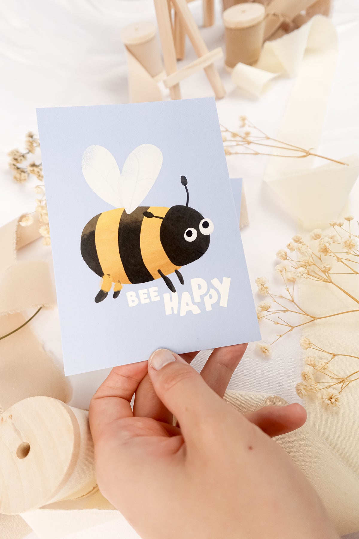 pama&amp;me Postkarte bee Happy